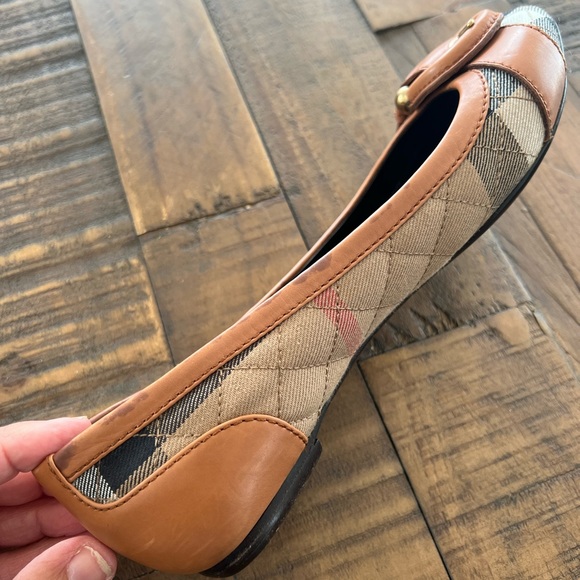 Burberry flats authentic - Picture 4 of 4